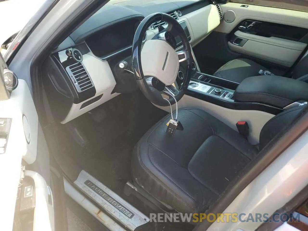 8 Photograph of a damaged car SALGS2RE3KA564816 LAND ROVER RANGEROVER 2019