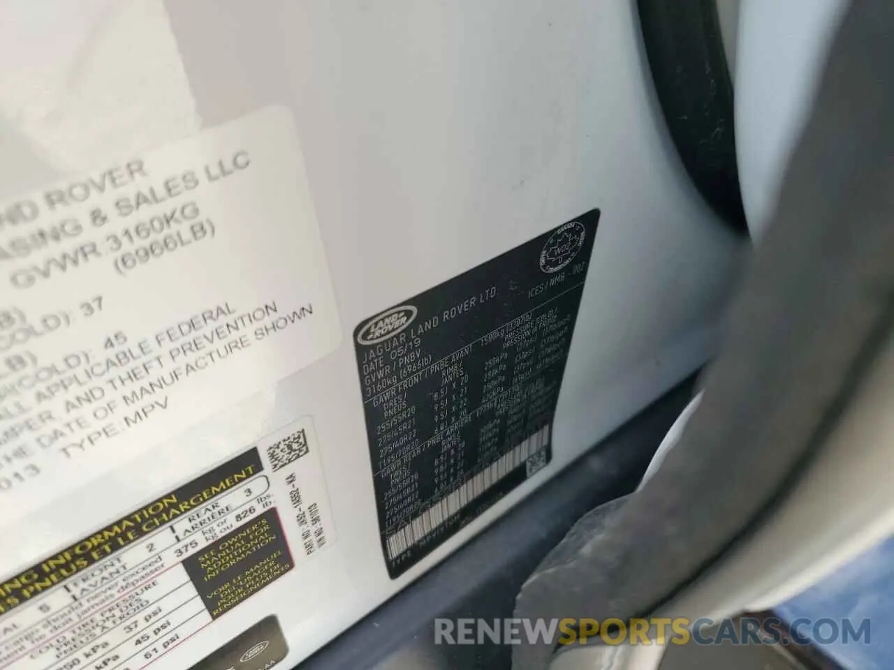 16 Photograph of a damaged car SALGS2RE5KA561013 LAND ROVER RANGEROVER 2019