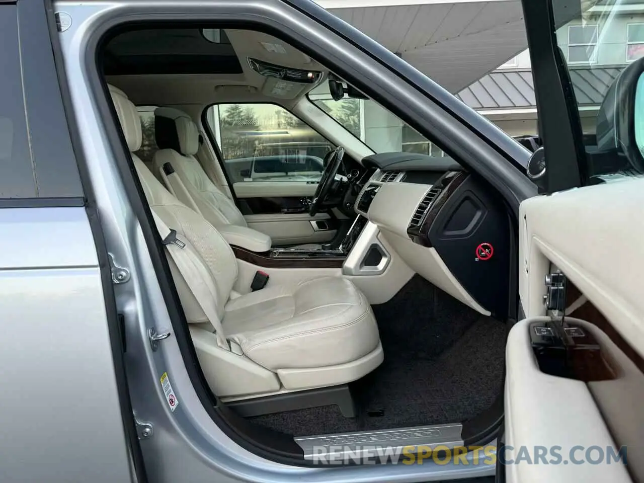 5 Photograph of a damaged car SALGS2RE7KA531172 LAND ROVER RANGEROVER 2019