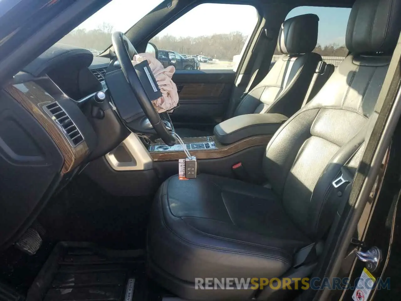 7 Photograph of a damaged car SALGS2RE9KA556896 LAND ROVER RANGEROVER 2019