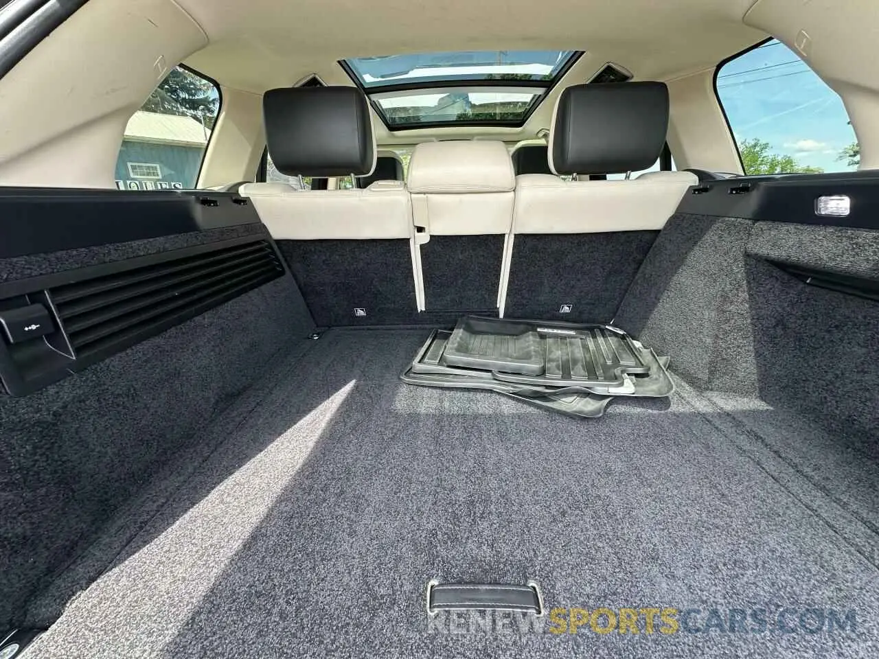 12 Photograph of a damaged car SALGS2SV0KA540872 LAND ROVER RANGEROVER 2019