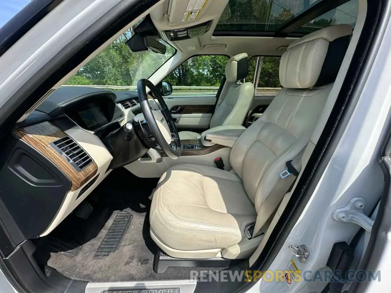 15 Photograph of a damaged car SALGS2SV0KA540872 LAND ROVER RANGEROVER 2019
