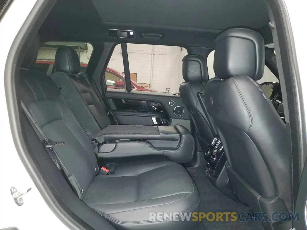 11 Photograph of a damaged car SALGS2SV0KA543805 LAND ROVER RANGEROVER 2019