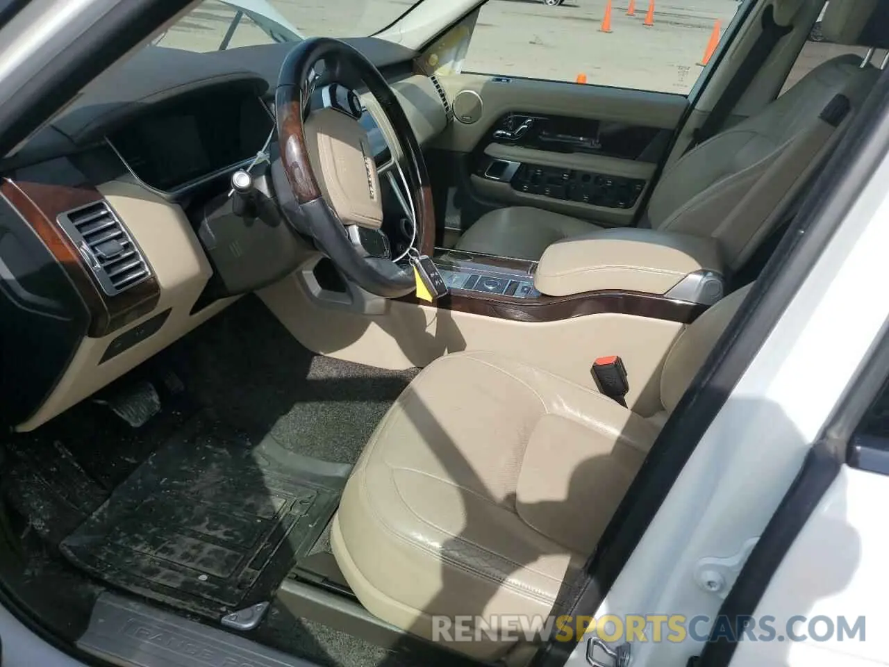 7 Photograph of a damaged car SALGS2SV1KA527757 LAND ROVER RANGEROVER 2019