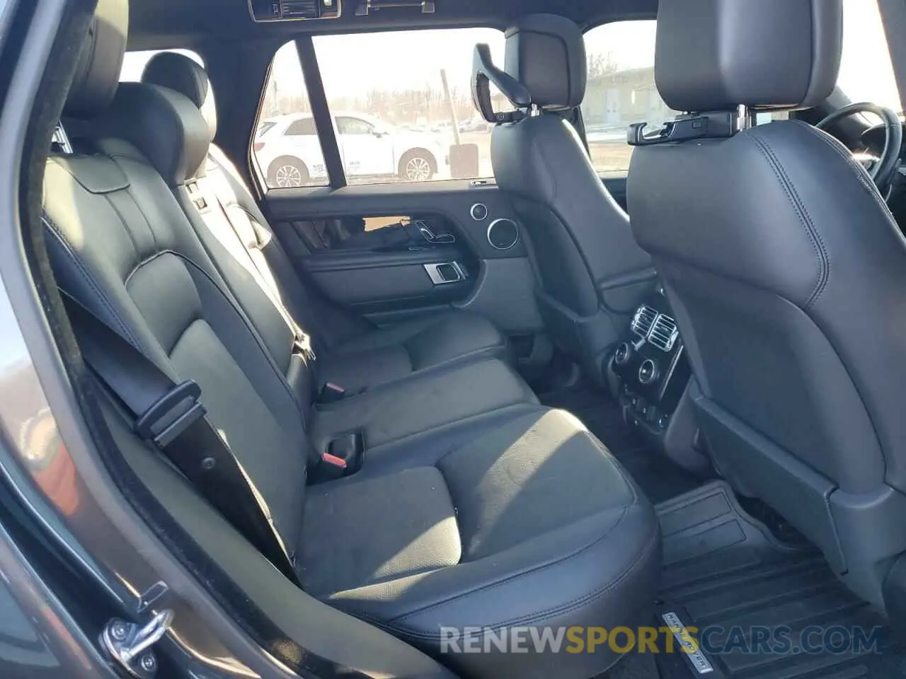 11 Photograph of a damaged car SALGS2SV2KA564400 LAND ROVER RANGEROVER 2019