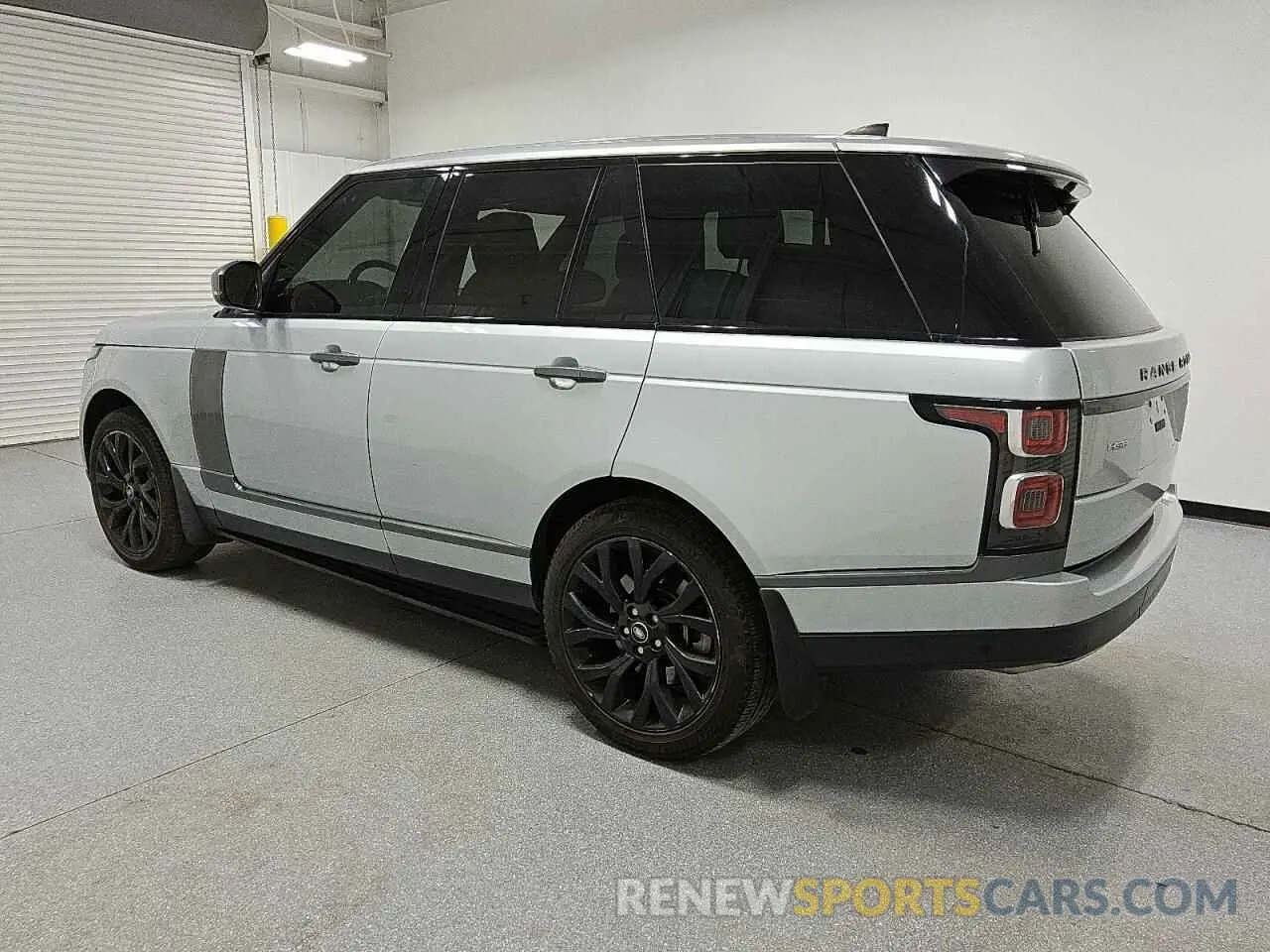 2 Photograph of a damaged car SALGS2SV4KA553852 LAND ROVER RANGEROVER 2019