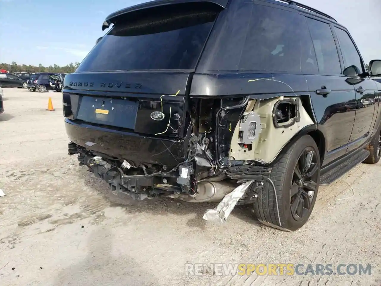 9 Photograph of a damaged car SALGS2SV5KA520939 LAND ROVER RANGEROVER 2019