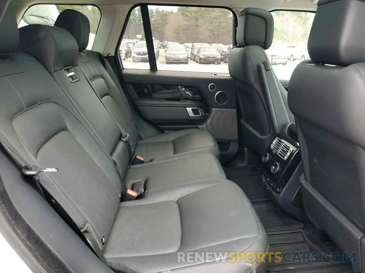 11 Photograph of a damaged car SALGS2SV5KA554850 LAND ROVER RANGEROVER 2019