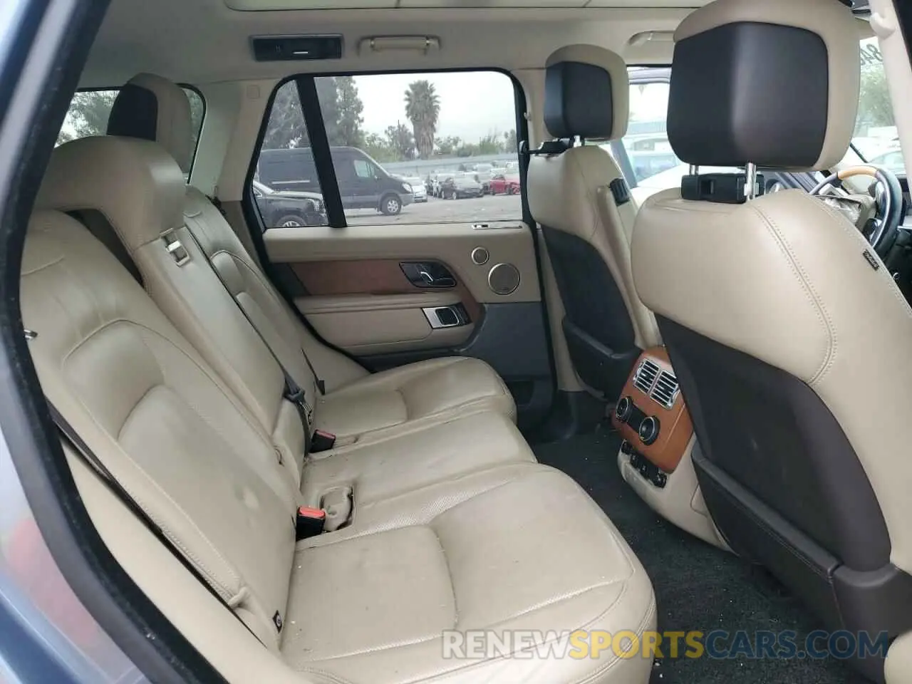 11 Photograph of a damaged car SALGS2SV9KA550350 LAND ROVER RANGEROVER 2019