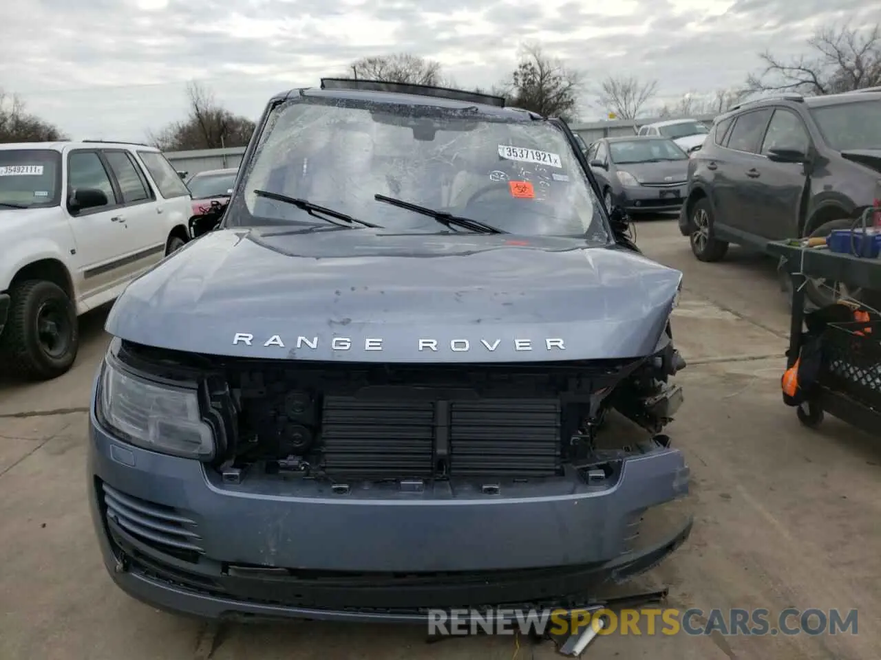 9 Photograph of a damaged car SALGS2SVXKA566766 LAND ROVER RANGEROVER 2019