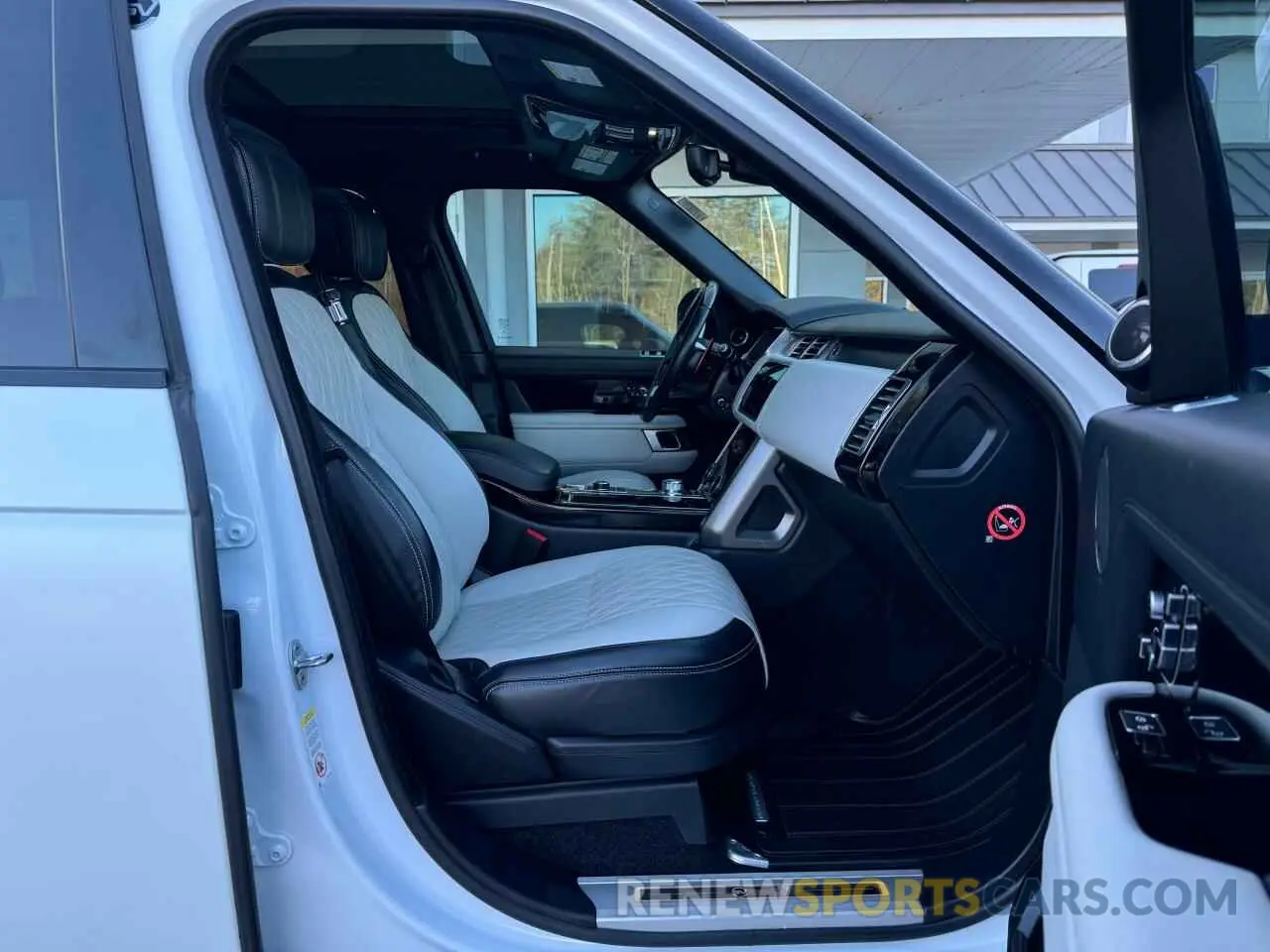 5 Photograph of a damaged car SALGW2SE4KA519964 LAND ROVER RANGEROVER 2019