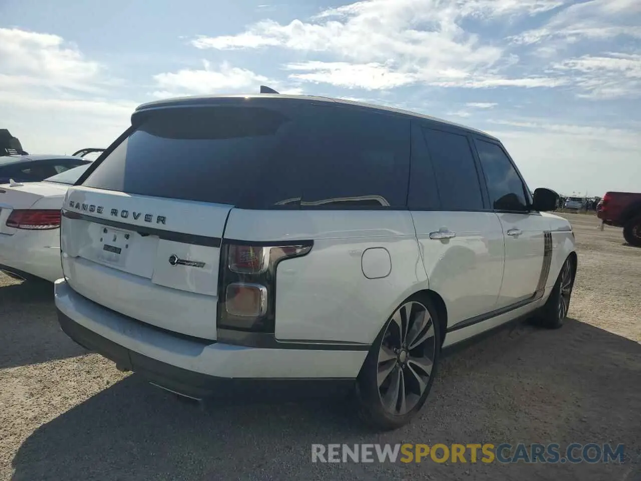 3 Photograph of a damaged car SALGW2SEXKA530547 LAND ROVER RANGEROVER 2019