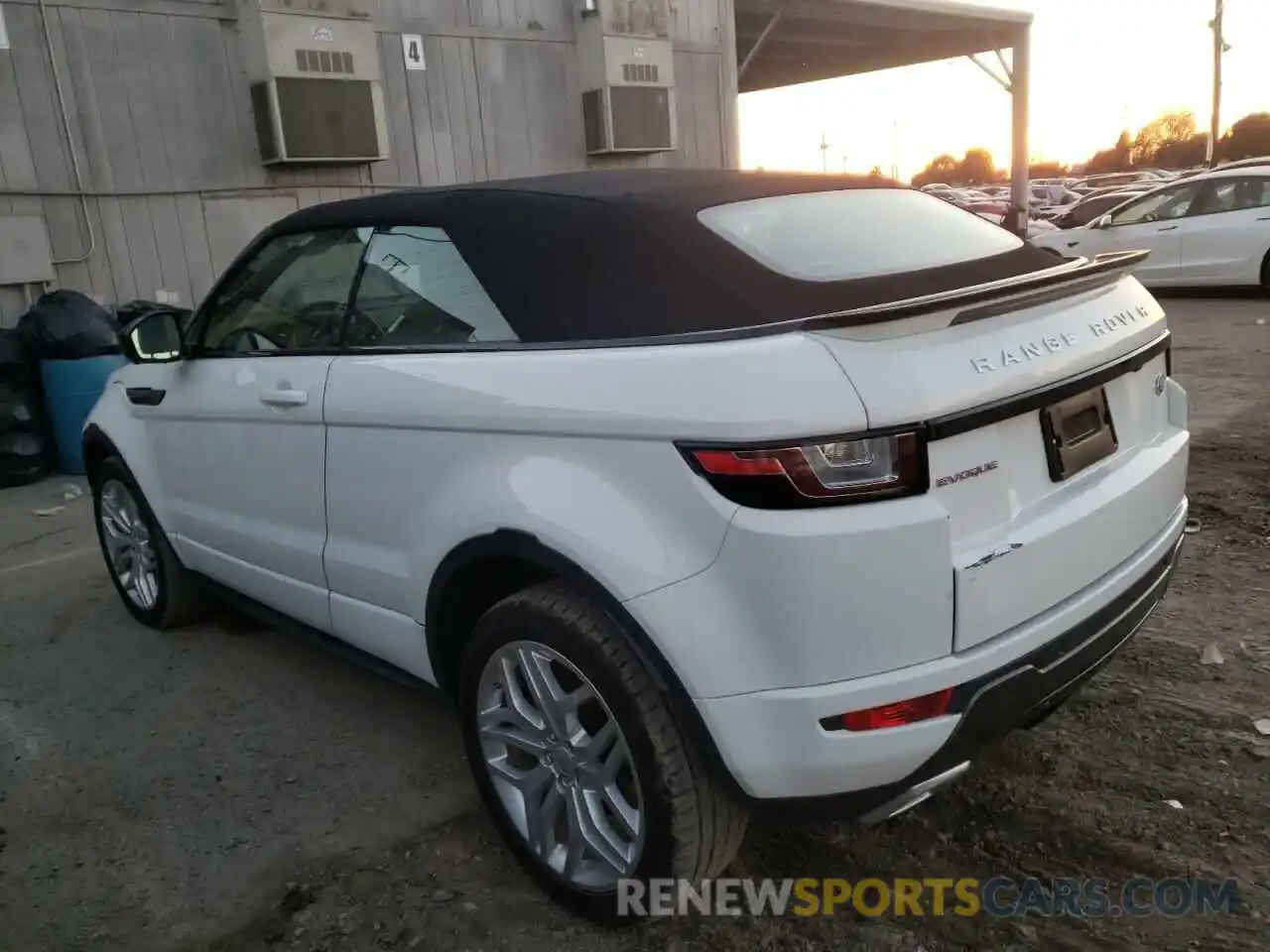 2 Photograph of a damaged car SALVD5RX8KH328500 LAND ROVER RANGEROVER 2019