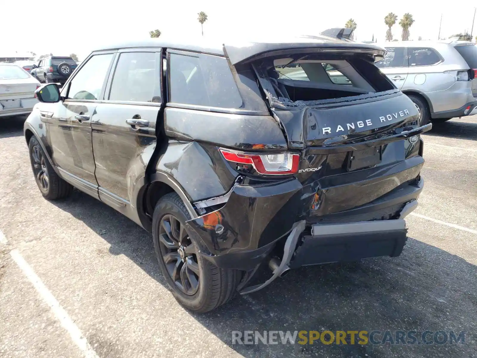 3 Photograph of a damaged car SALVP2RX1KH329946 LAND ROVER RANGEROVER 2019