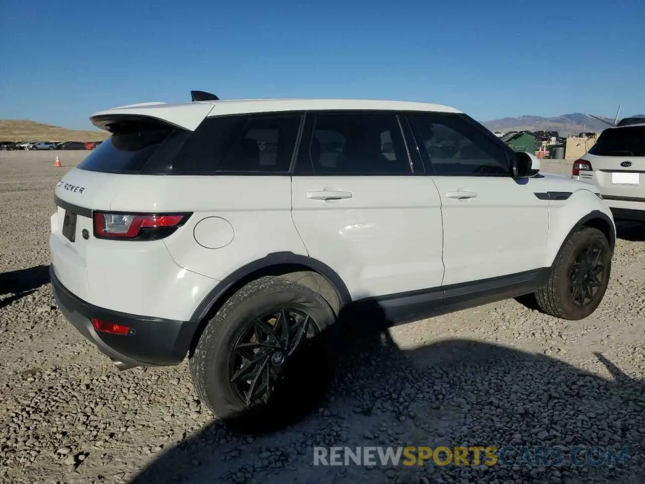 3 Photograph of a damaged car SALVP2RXXKH349189 LAND ROVER RANGEROVER 2019