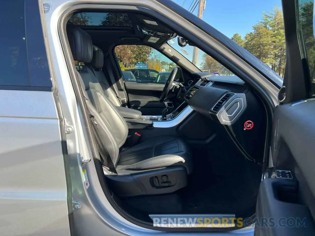 5 Photograph of a damaged car SALWR2RE0KA834642 LAND ROVER RANGEROVER 2019