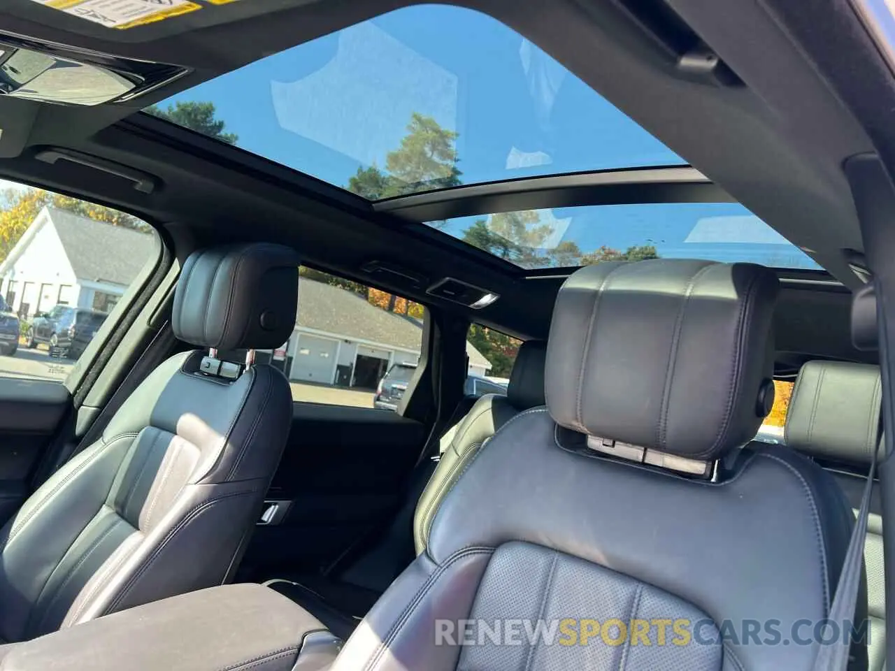 9 Photograph of a damaged car SALWR2RE0KA834642 LAND ROVER RANGEROVER 2019