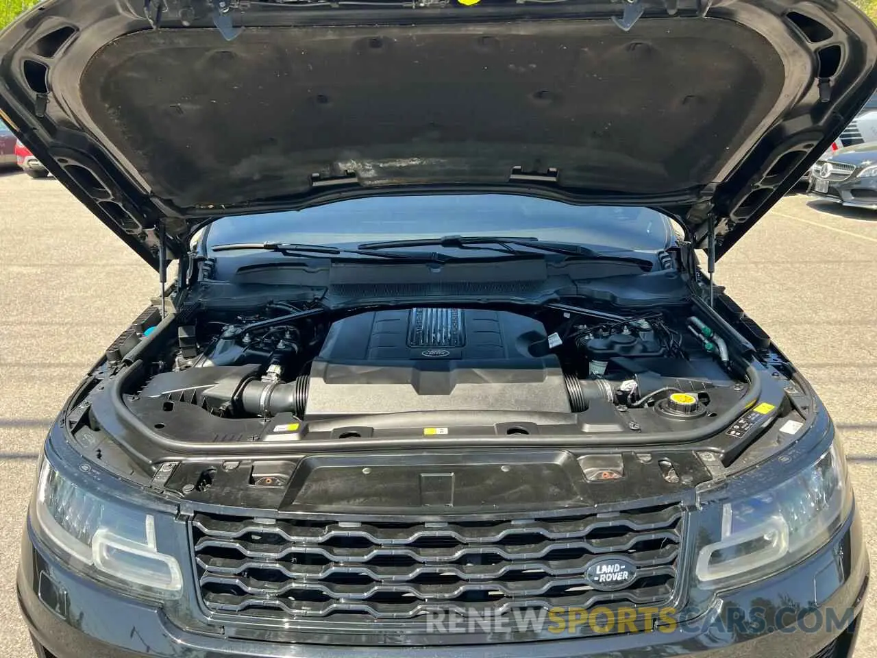 8 Photograph of a damaged car SALWR2RE1KA822788 LAND ROVER RANGEROVER 2019