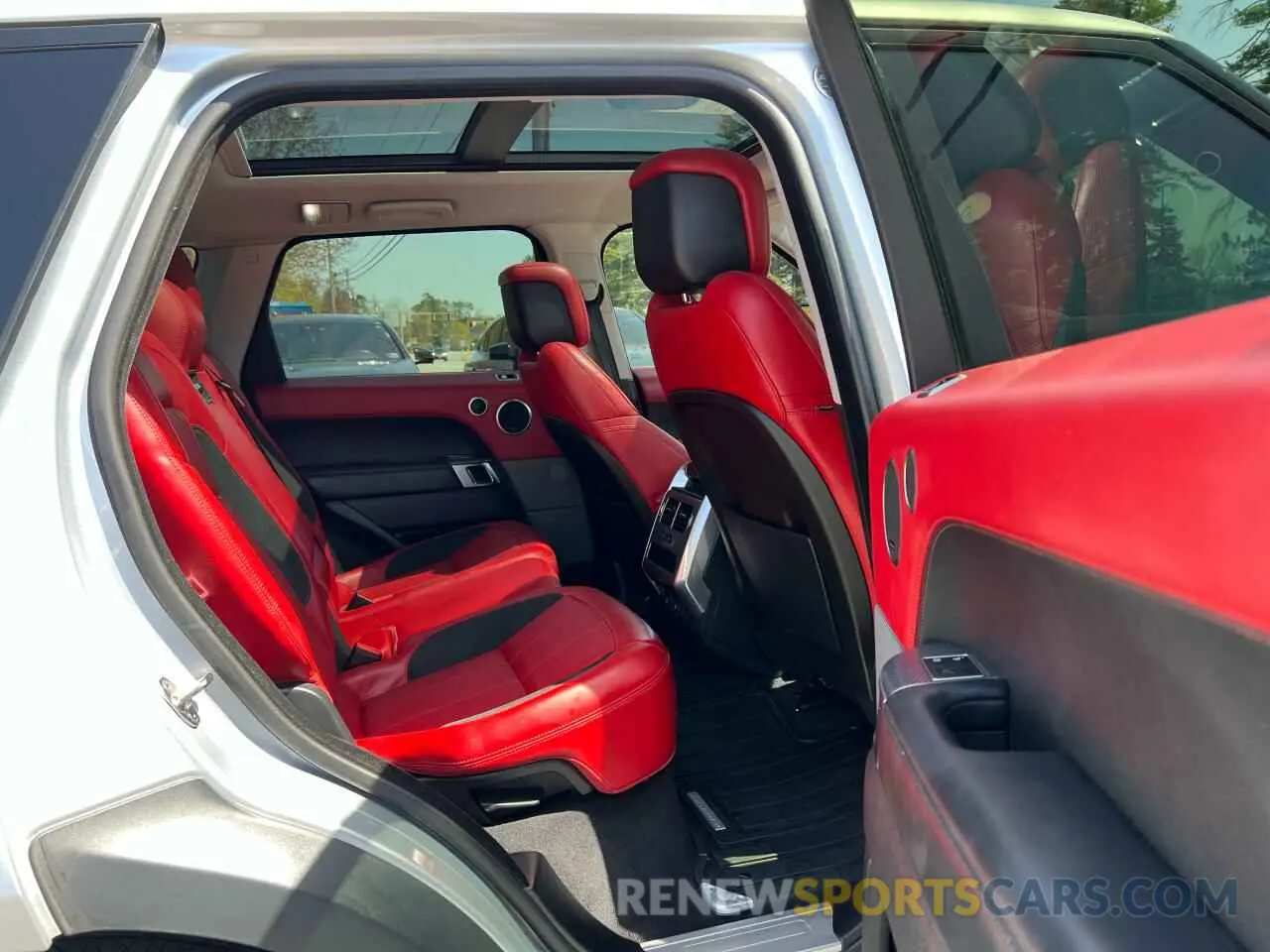 6 Photograph of a damaged car SALWR2RE1KA837257 LAND ROVER RANGEROVER 2019
