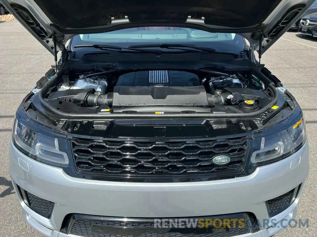 8 Photograph of a damaged car SALWR2RE1KA837257 LAND ROVER RANGEROVER 2019