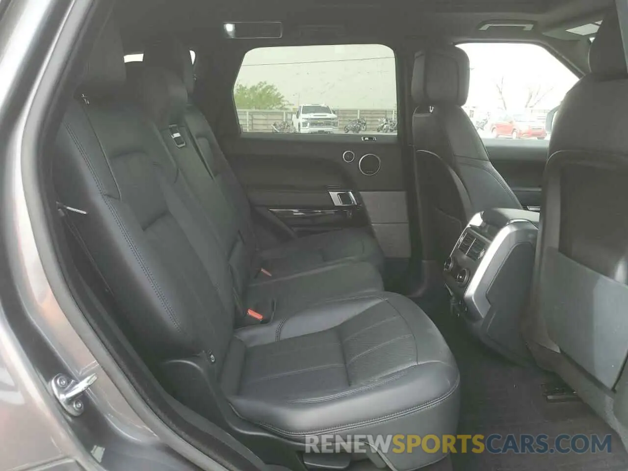 11 Photograph of a damaged car SALWR2RE3KA830794 LAND ROVER RANGEROVER 2019