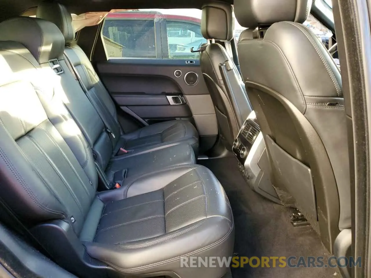 11 Photograph of a damaged car SALWR2RE5KA833454 LAND ROVER RANGEROVER 2019