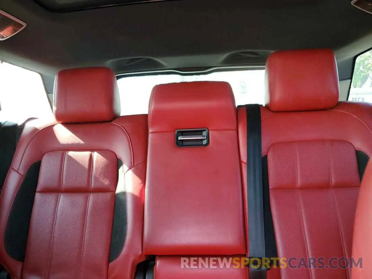 10 Photograph of a damaged car SALWR2RE7KA816302 LAND ROVER RANGEROVER 2019