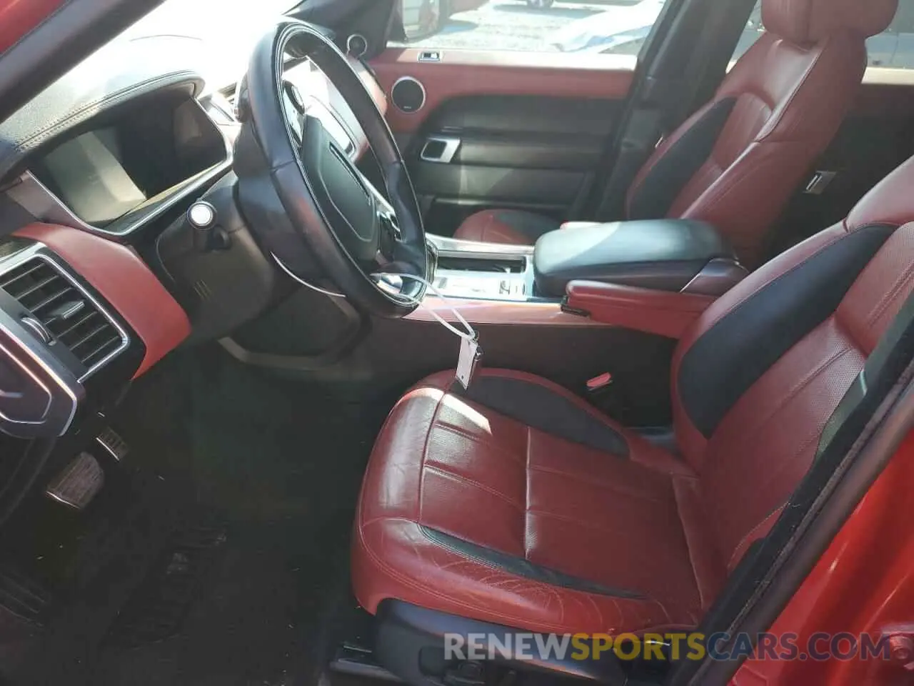7 Photograph of a damaged car SALWR2RE7KA816302 LAND ROVER RANGEROVER 2019
