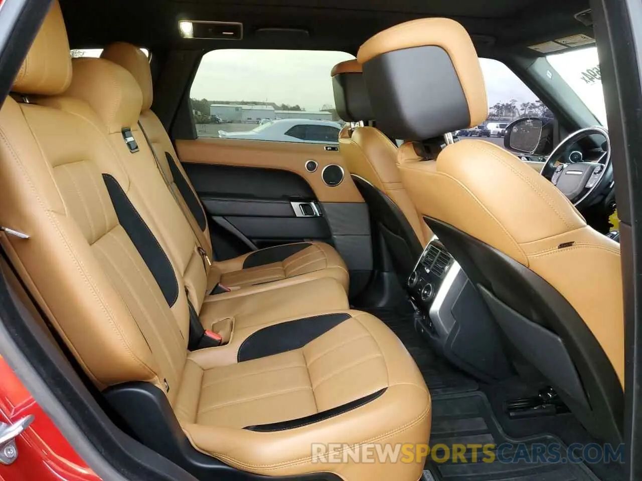 11 Photograph of a damaged car SALWR2RE9KA818682 LAND ROVER RANGEROVER 2019