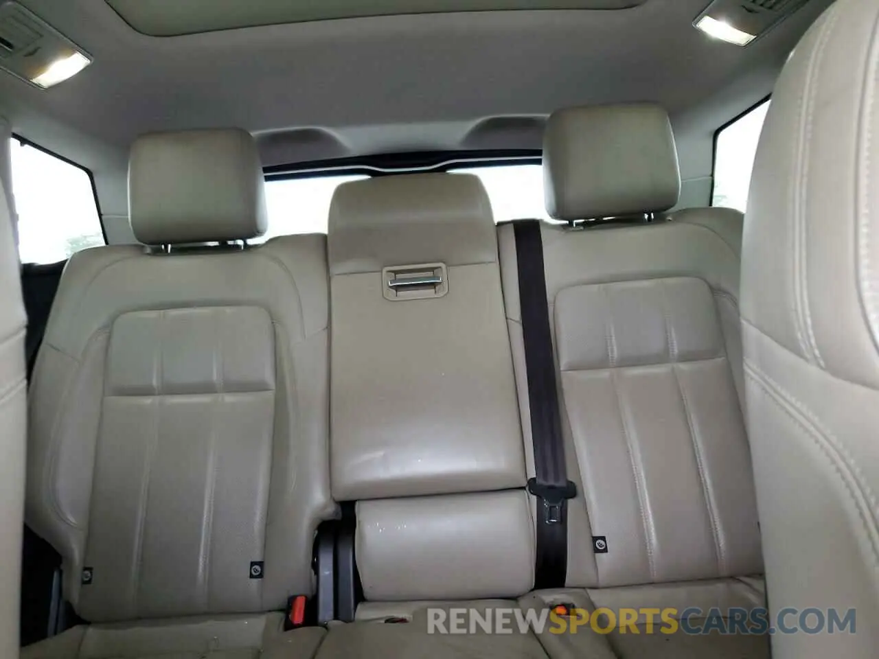 10 Photograph of a damaged car SALWR2RK3KA827660 LAND ROVER RANGEROVER 2019