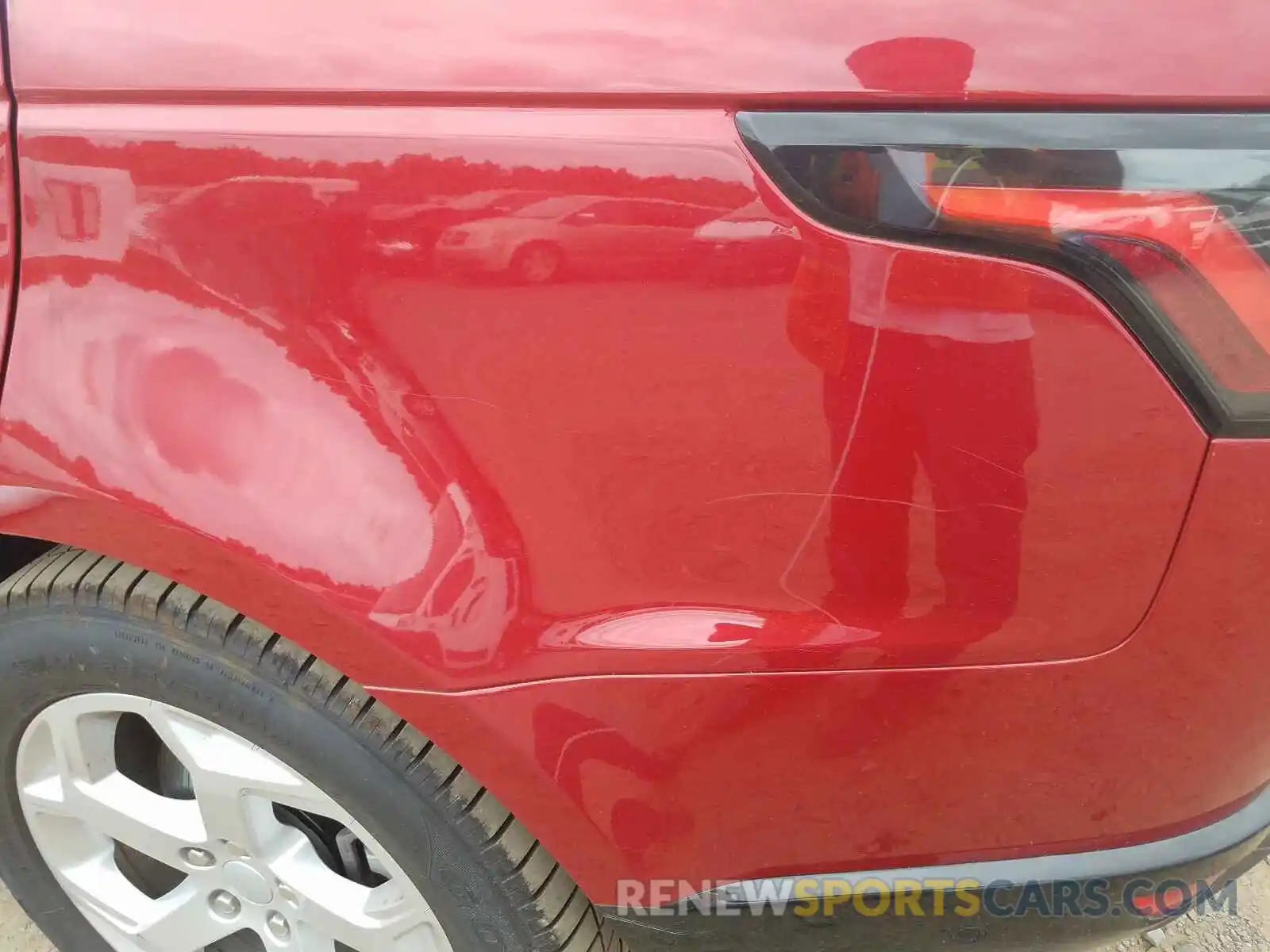 9 Photograph of a damaged car SALWR2RU7KA860372 LAND ROVER RANGEROVER 2019