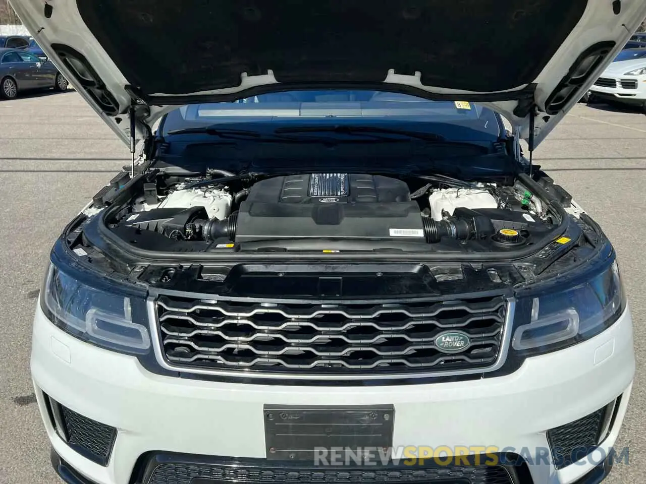 8 Photograph of a damaged car SALWR2RV2KA840135 LAND ROVER RANGEROVER 2019