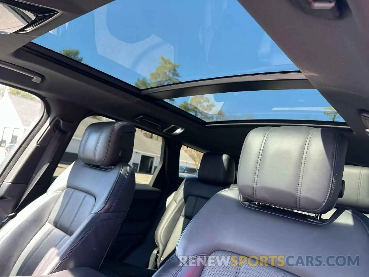 9 Photograph of a damaged car SALWR2RV2KA840135 LAND ROVER RANGEROVER 2019