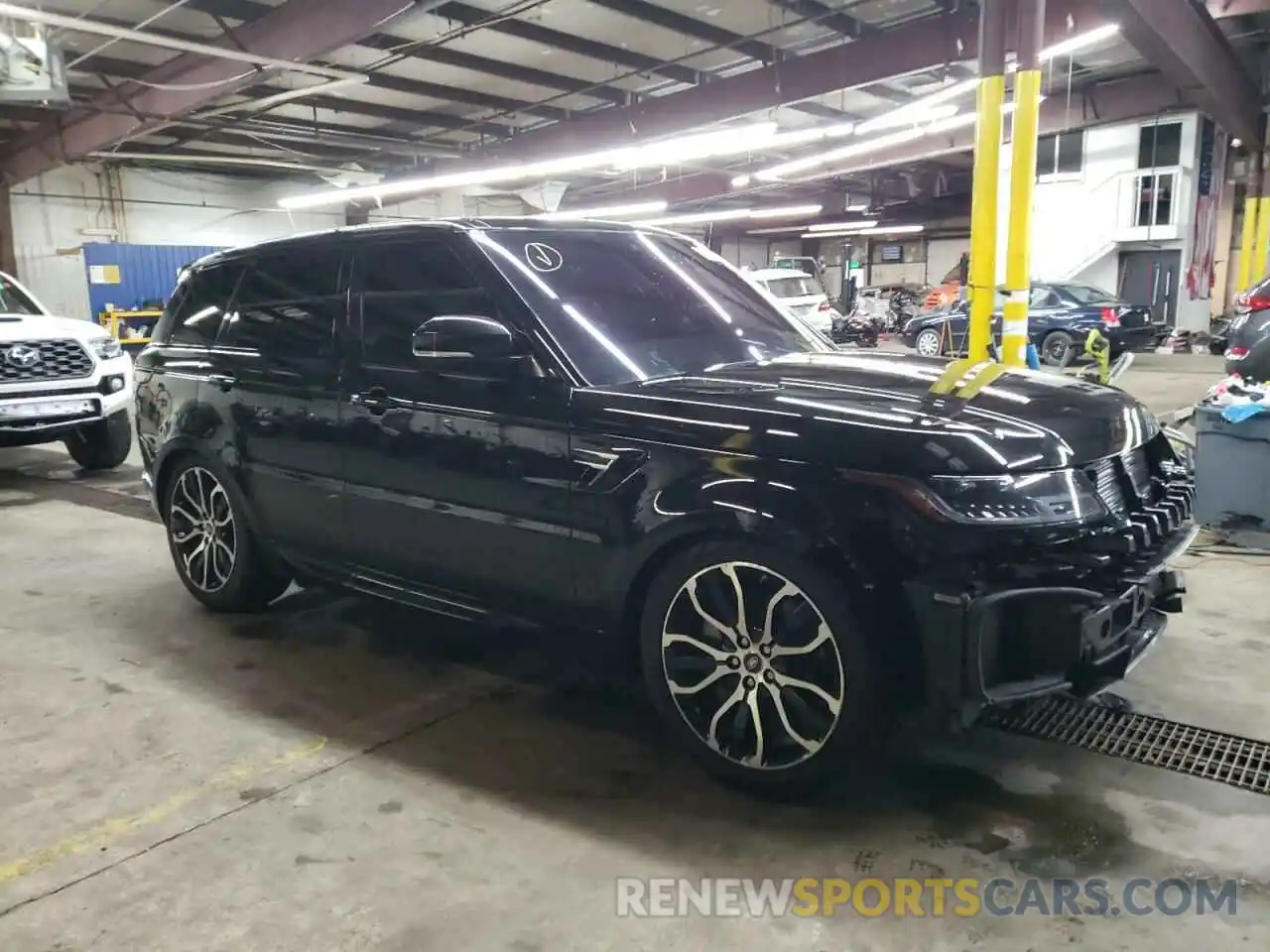 4 Photograph of a damaged car SALWR2RV6KA825248 LAND ROVER RANGEROVER 2019