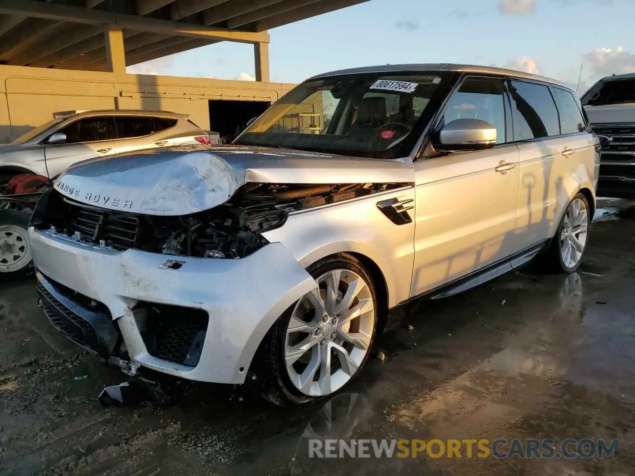 1 Photograph of a damaged car SALWR2RV7KA820320 LAND ROVER RANGEROVER 2019