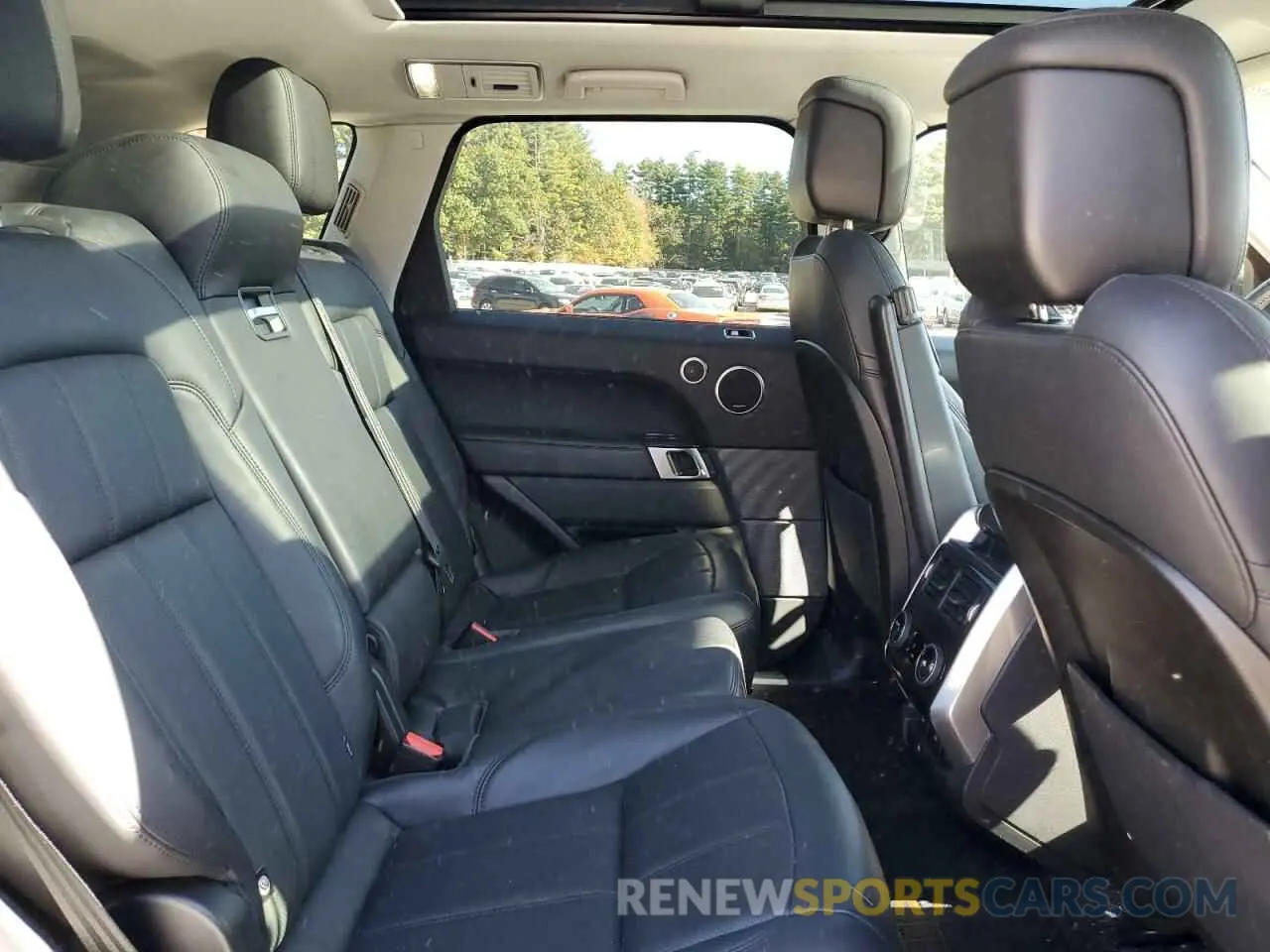 11 Photograph of a damaged car SALWR2RV8KA828362 LAND ROVER RANGEROVER 2019
