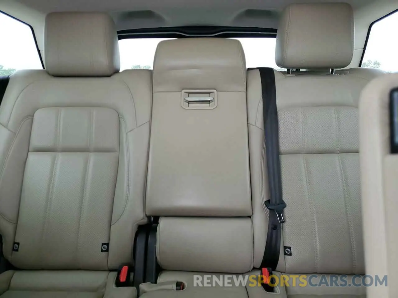 10 Photograph of a damaged car SALWR2RV9KA833571 LAND ROVER RANGEROVER 2019