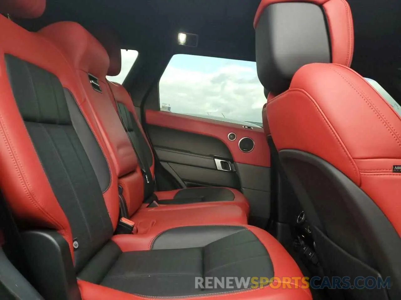 11 Photograph of a damaged car SALWV2SV3KA839095 LAND ROVER RANGEROVER 2019
