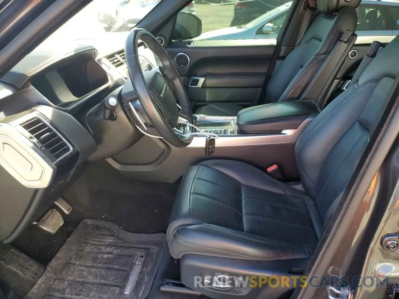 7 Photograph of a damaged car SALWV2SV4KA426621 LAND ROVER RANGEROVER 2019
