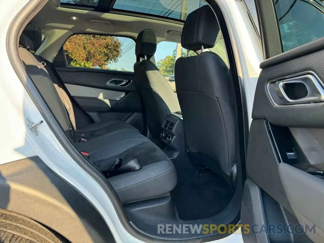 6 Photograph of a damaged car SALYA2EX1KA202756 LAND ROVER RANGEROVER 2019