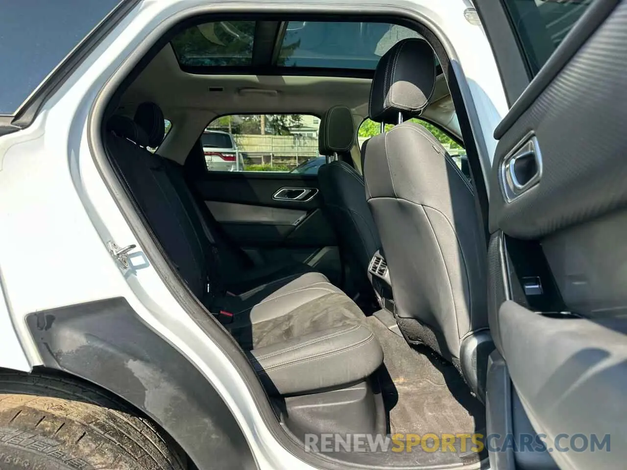 7 Photograph of a damaged car SALYA2EX8KA216069 LAND ROVER RANGEROVER 2019