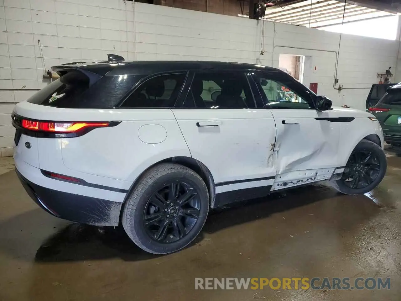 3 Photograph of a damaged car SALYB2EX0KA203703 LAND ROVER RANGEROVER 2019