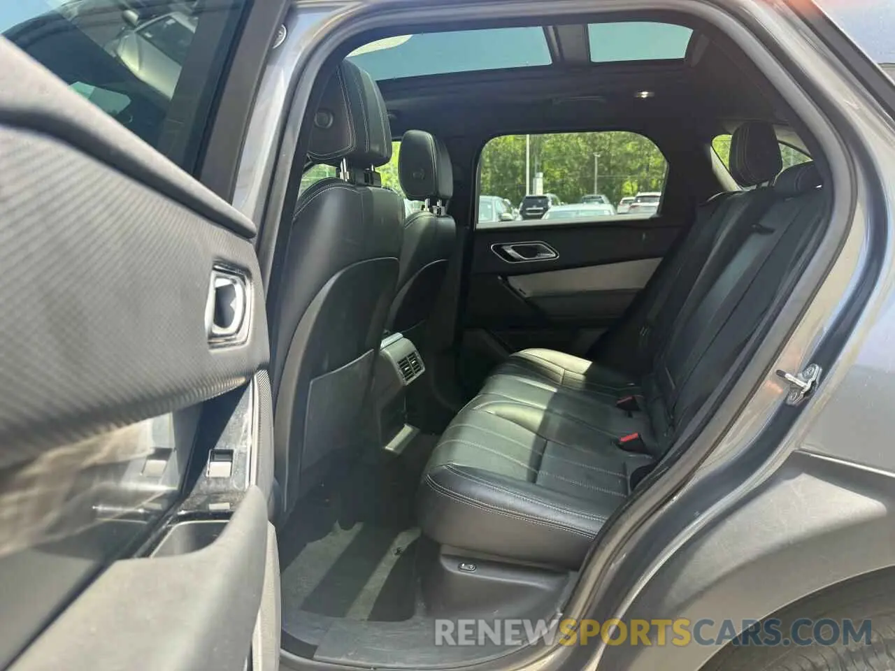 6 Photograph of a damaged car SALYB2EX4KA212887 LAND ROVER RANGEROVER 2019