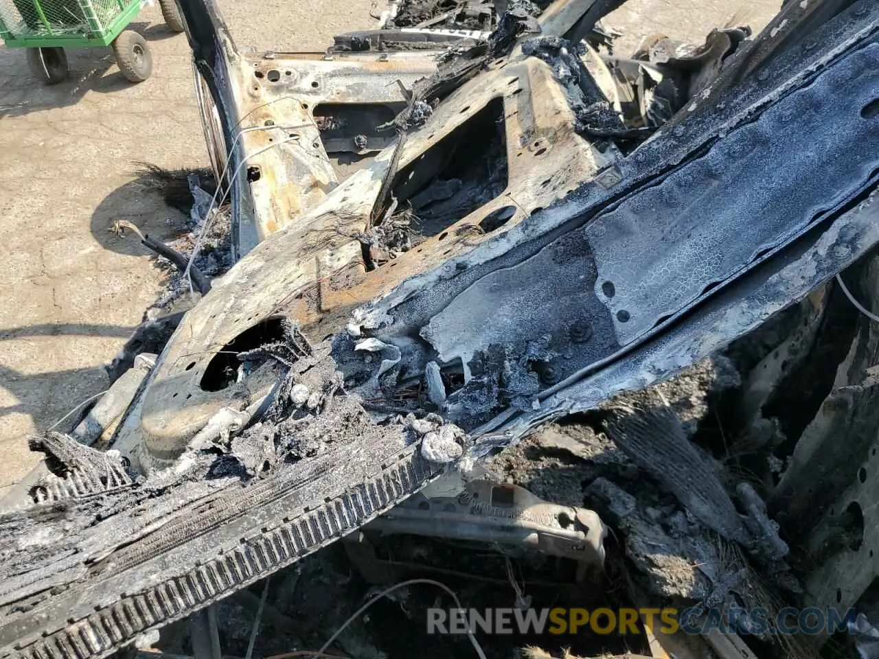8 Photograph of a damaged car SALYB2EX4KA228118 LAND ROVER RANGEROVER 2019