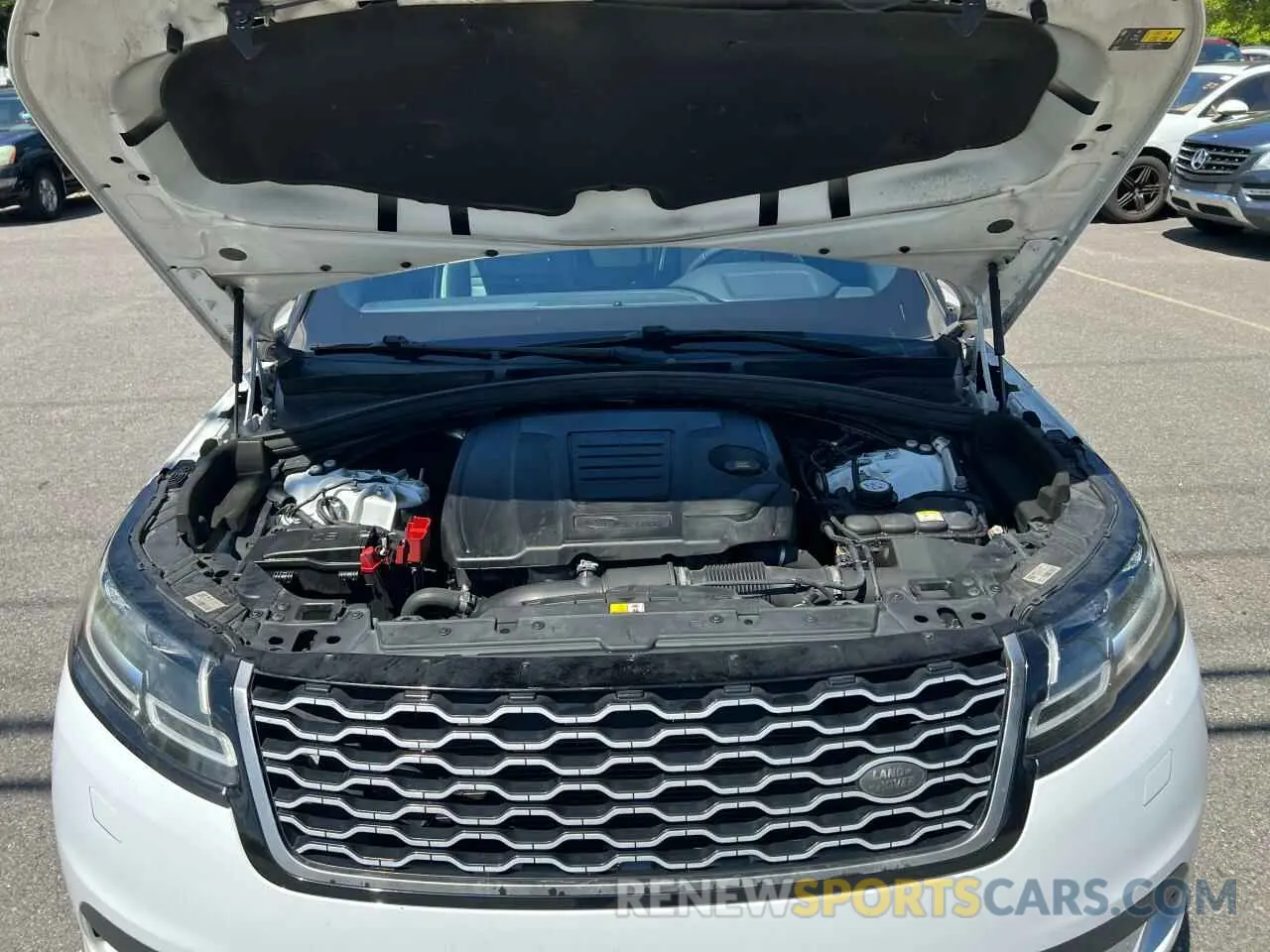 8 Photograph of a damaged car SALYB2EX4KA797258 LAND ROVER RANGEROVER 2019