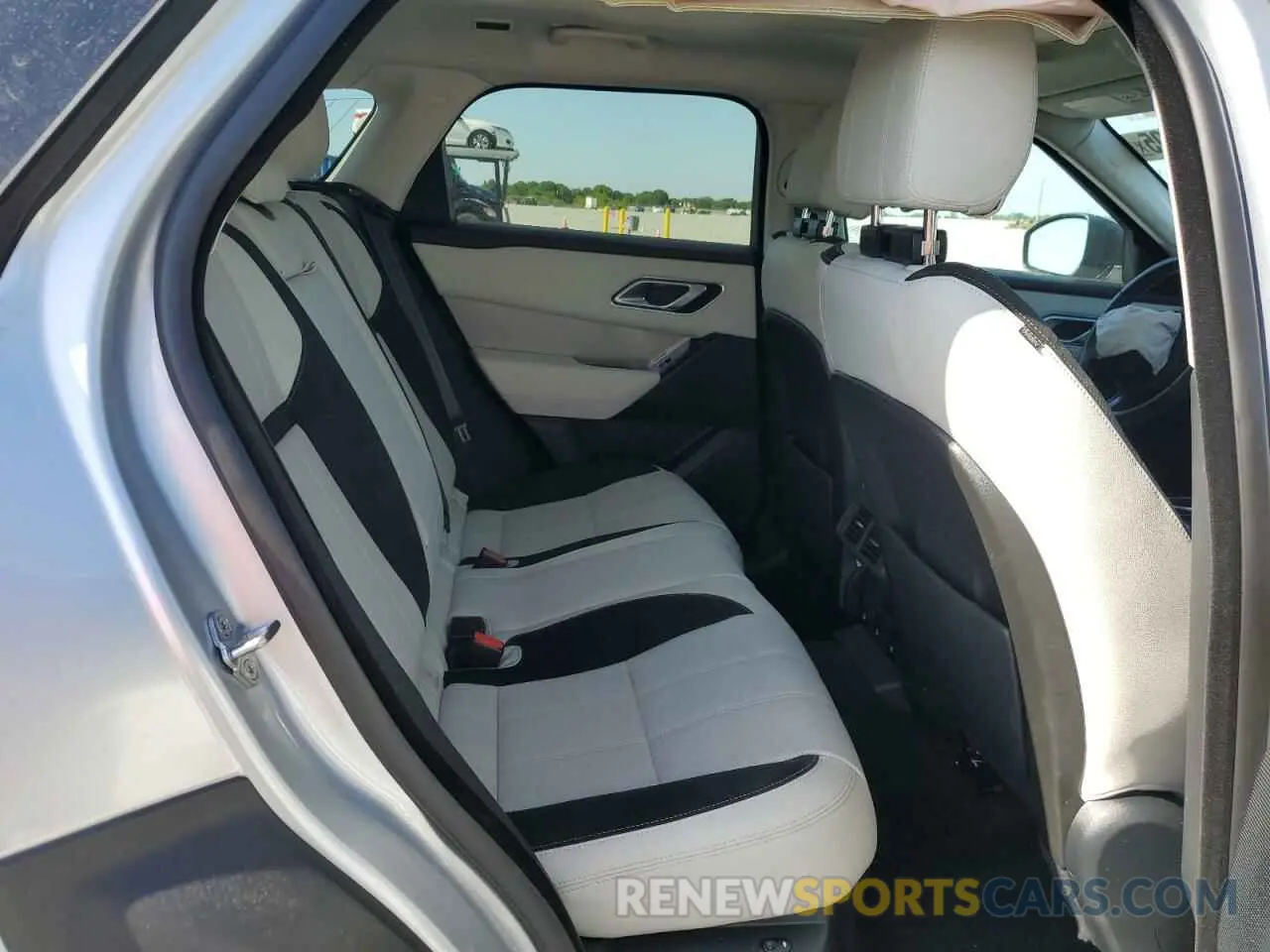 12 Photograph of a damaged car SALYB2EX6KA225205 LAND ROVER RANGEROVER 2019
