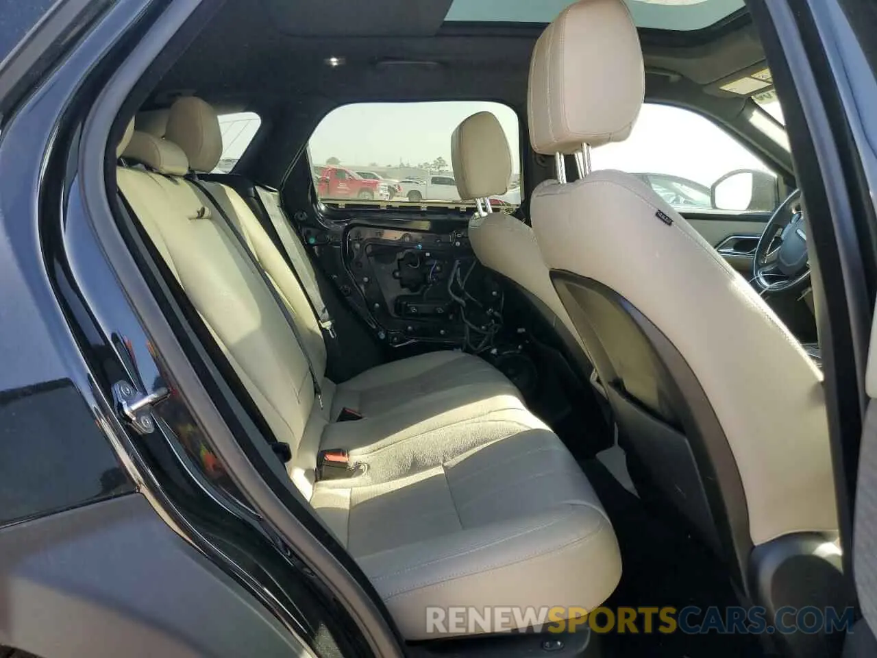 11 Photograph of a damaged car SALYL2EX0KA216321 LAND ROVER RANGEROVER 2019