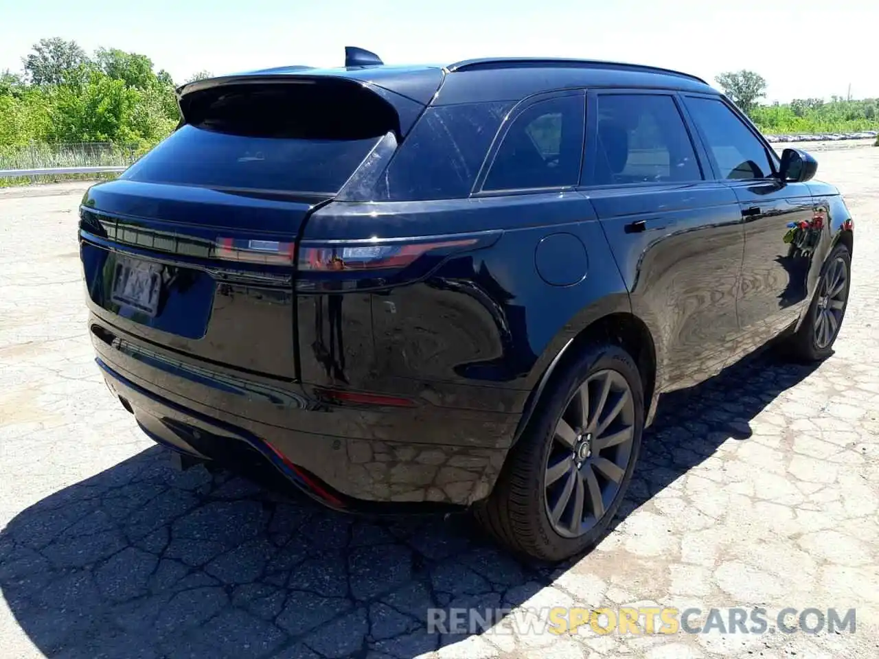 4 Photograph of a damaged car SALYL2EX1KA201875 LAND ROVER RANGEROVER 2019