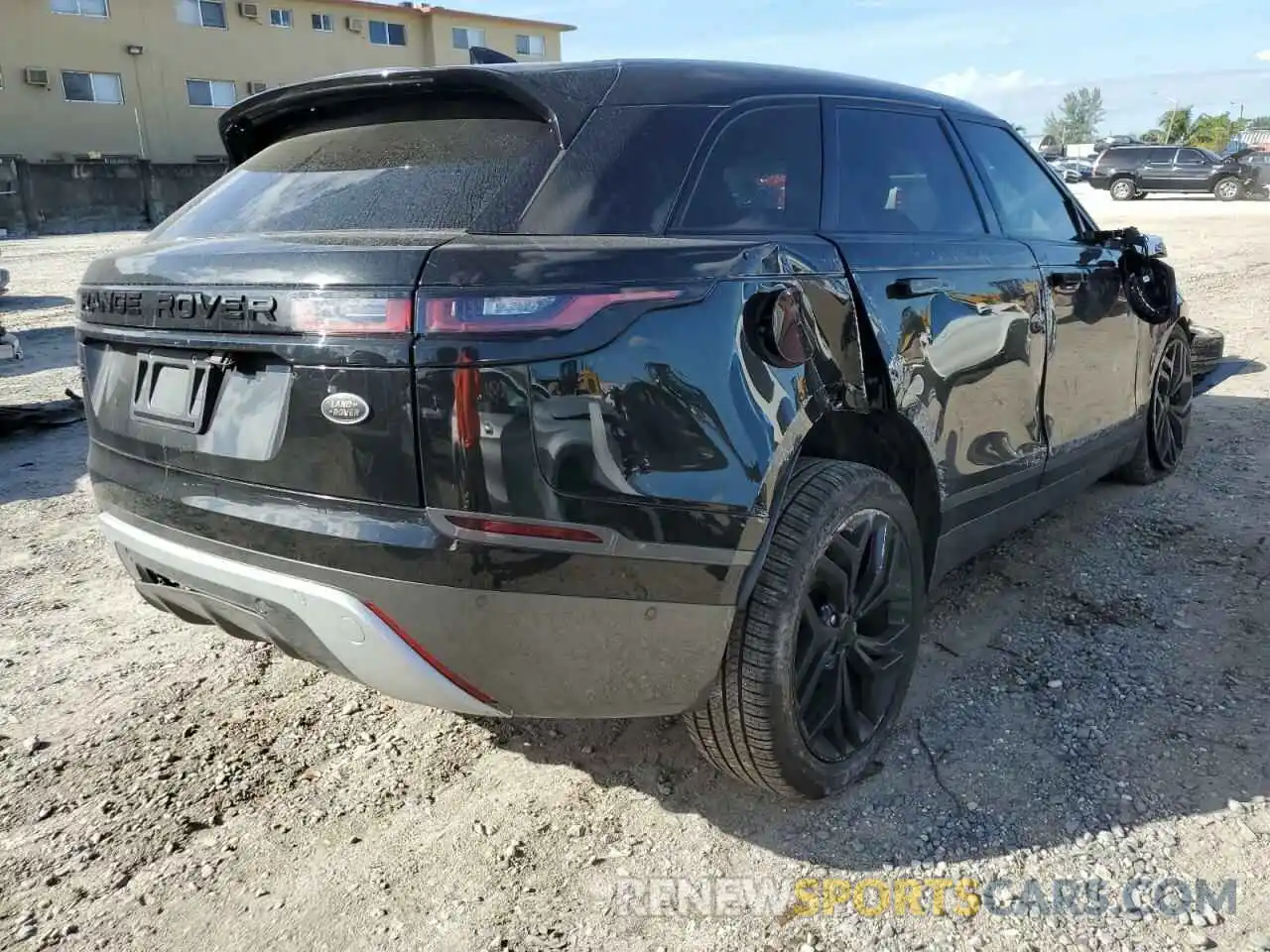 4 Photograph of a damaged car SALYL2EX1KA213184 LAND ROVER RANGEROVER 2019