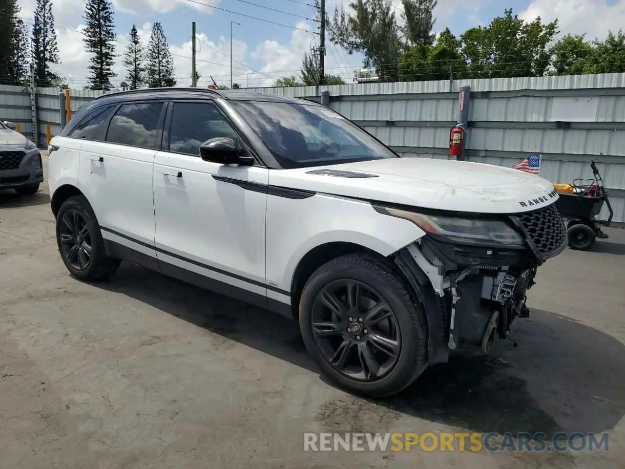 4 Photograph of a damaged car SALYL2EX2KA789575 LAND ROVER RANGEROVER 2019